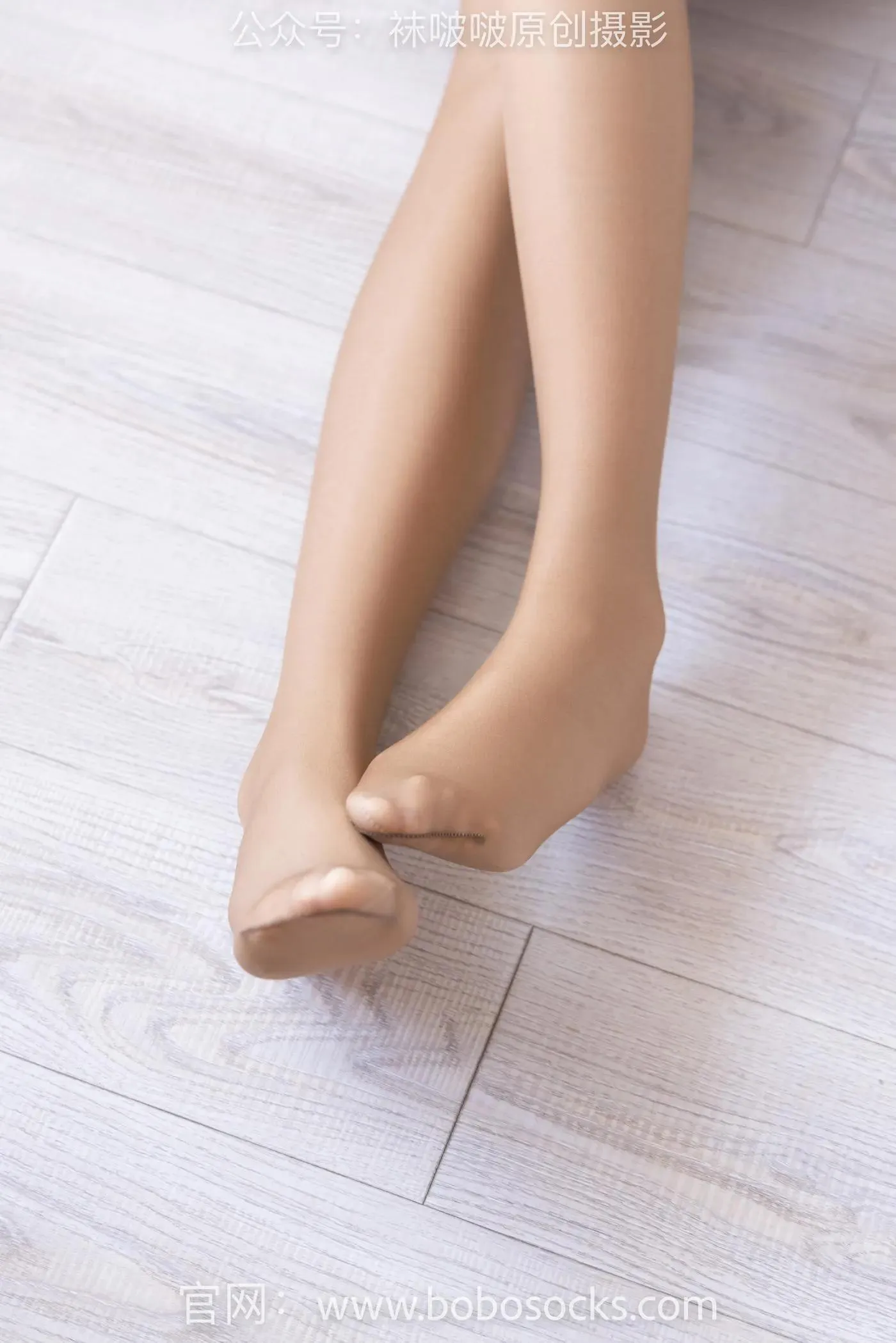 [BoBoSocks袜啵啵]NO.149 小甜豆-高跟鞋、咖啡色丝袜、肉丝打底 [149P]插图2